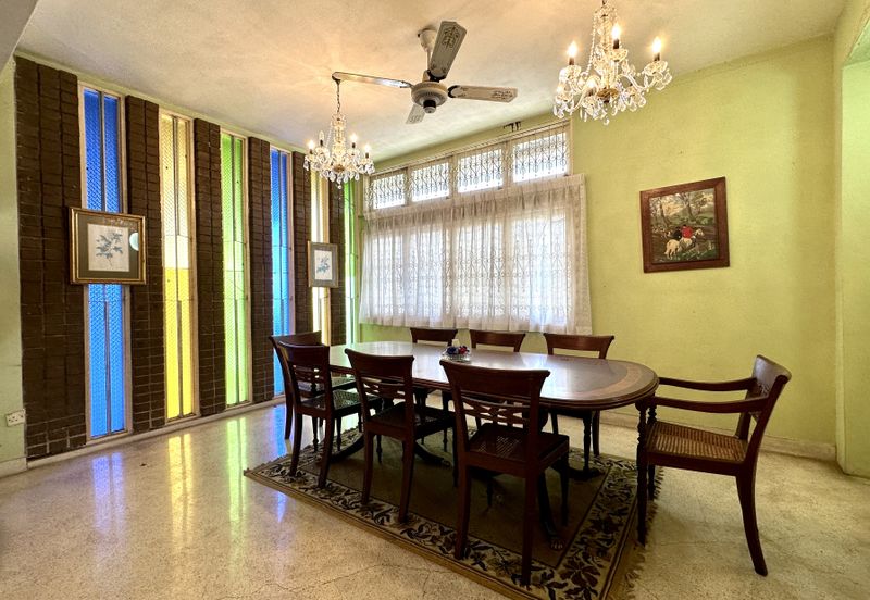 Jalan Bunga Anggerik 2/4 