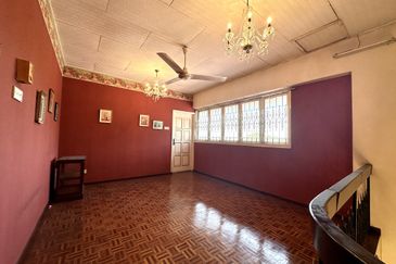 Jalan Bunga Anggerik 2/4 