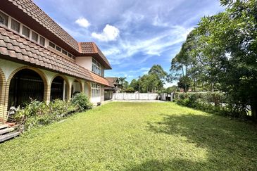 Jalan Bunga Anggerik 2/4 