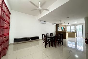 2-Storey Terrace for Sale Taman Templer Rawang | Extra Garden Space