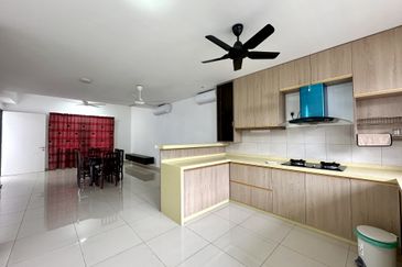 2-Storey Terrace for Sale Taman Templer Rawang | Extra Garden Space