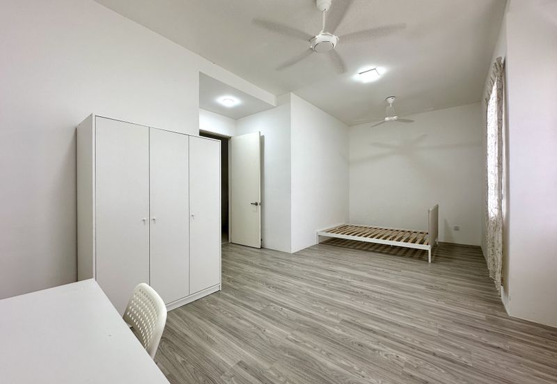 2-Storey Terrace for Sale Taman Templer Rawang | Extra Garden Space