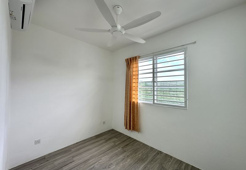 2-Storey Terrace for Sale Taman Templer Rawang | Extra Garden Space