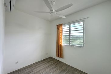 2-Storey Terrace for Sale Taman Templer Rawang | Extra Garden Space