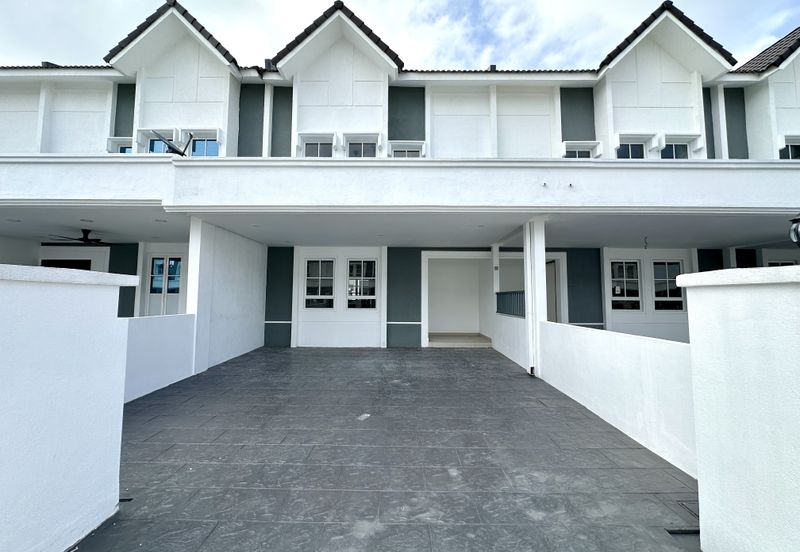 2-Storey Terrace for Sale Taman Templer Rawang | Extra Garden Space