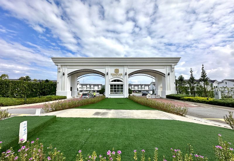 2-Storey Terrace for Sale Taman Templer Rawang | Extra Garden Space