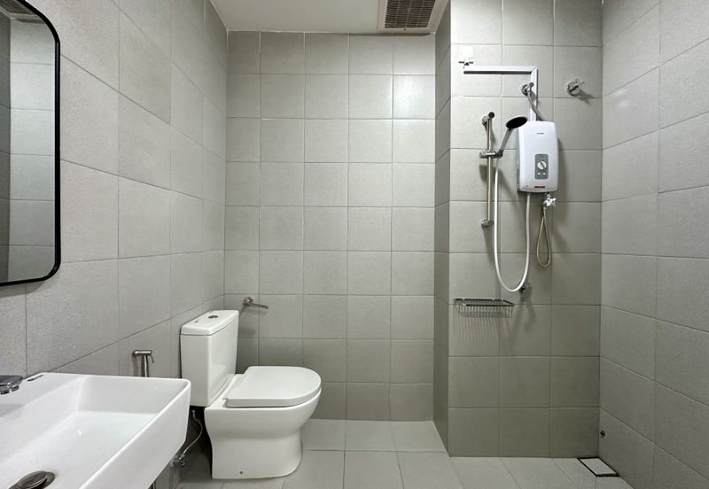 2-Storey Terrace for Sale Taman Templer Rawang | Extra Garden Space