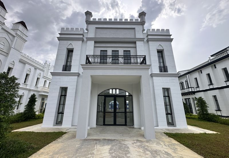 Oxford Square @ Anggun World Rawang - English-Inspired Commercial Hub