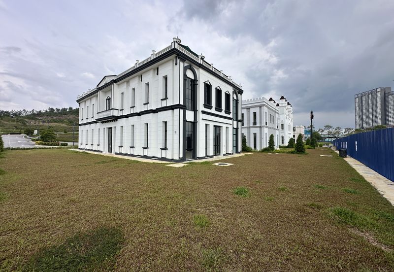 Oxford Square @ Anggun World Rawang - English-Inspired Commercial Hub