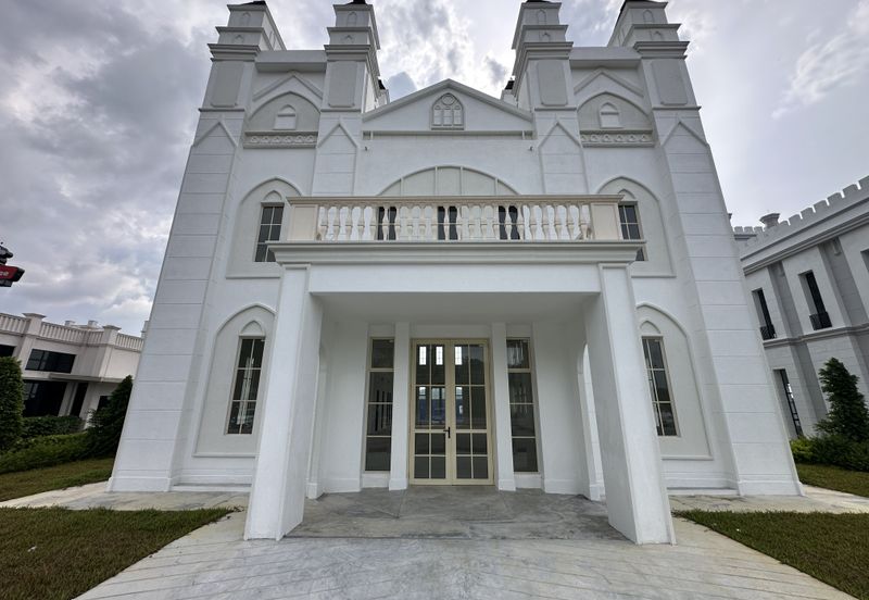 Oxford Square @ Anggun World Rawang - English-Inspired Commercial Hub