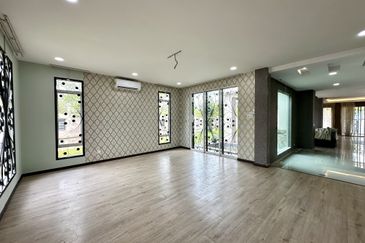 2-Storey Corner-lot Bungalow for Sale Zara Saujana, Rawang