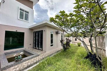 2-Storey Corner-lot Bungalow for Sale Zara Saujana, Rawang