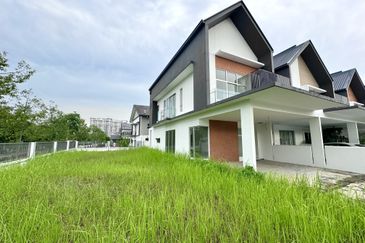 2-Storey Corner Lot with Extra Land at Danau Ceria, Gamuda Gardens