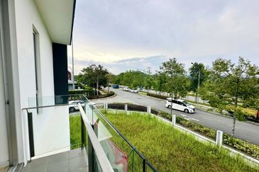 2-Storey Corner Lot with Extra Land at Danau Ceria, Gamuda Gardens