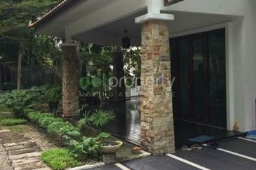 Renovated 2sty semid bungalow oug happy garden