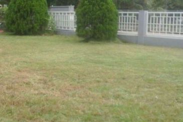 Big land old bungalow Jln Sepakat Oug near mall