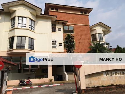1030sf Villa dahlia townhouse kayu ara bdr utama, Selangor, Petaling Jaya