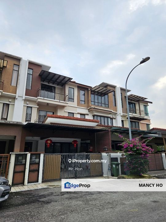 Nice 3 sty 2700sf kajang sentosa villa , Selangor, Kajang