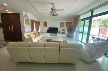 9000sf 3sty Bungalow nice renovated Bukit Jalil OUG