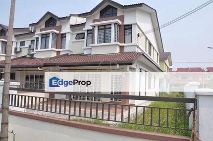 Ample parking space facing 2sty house Klang, Selangor, Klang