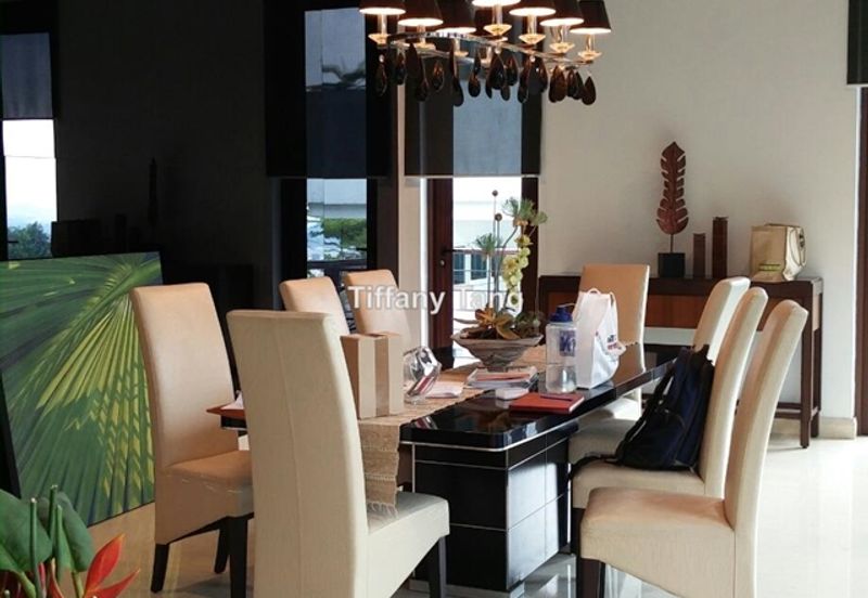 Resort-styled Custom-designed Bungalow (Must See!)