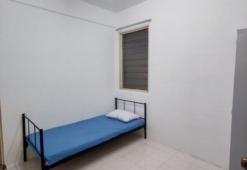 Vista Pinggiran, Taman Pinggiran Putra