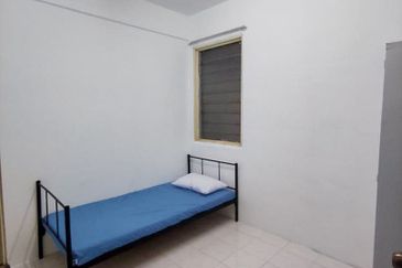 Vista Pinggiran, Taman Pinggiran Putra