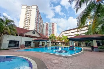 Vista Pinggiran, Taman Pinggiran Putra