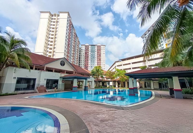 Vista Pinggiran, Taman Pinggiran Putra