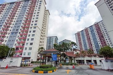 Vista Pinggiran, Taman Pinggiran Putra