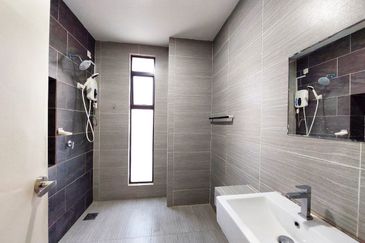 Monet Springtime @ Sunsuria City