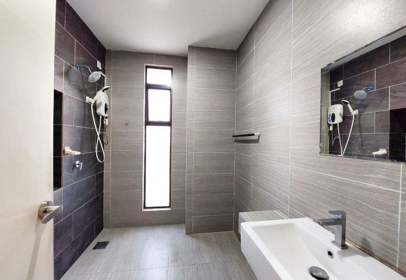 Monet Springtime @ Sunsuria City