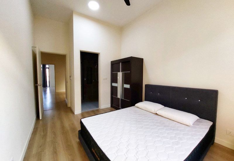 Monet Springtime @ Sunsuria City