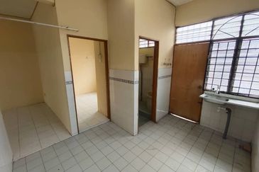 Taman Seroja, Bandar Baru Salak Tinggi