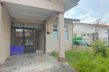 Taman Seroja, Bandar Baru Salak Tinggi