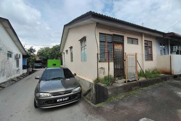 Taman Seroja, Bandar Baru Salak Tinggi