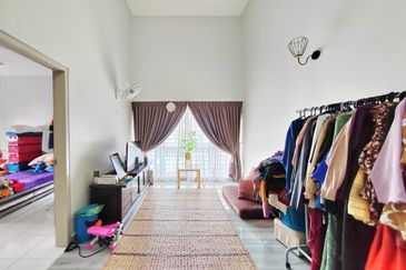 Laman Delfina @ Nilai Impian