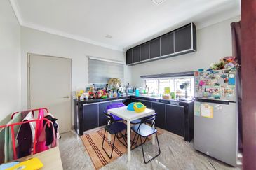 Laman Delfina @ Nilai Impian