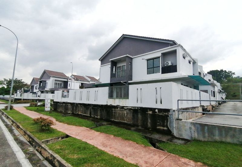 Laman Delfina @ Nilai Impian