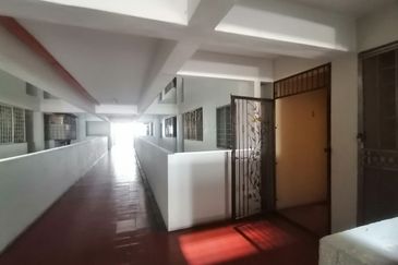 Sri Raya Apartments