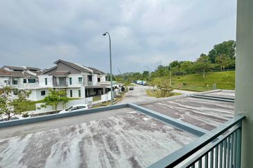 Laman Delfina @ Nilai Impian