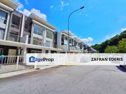 3 Storey Bayu Heights Balakong Seri Kembangan, Selangor, Balakong