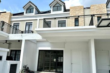 Monet Springtime @ Sunsuria City