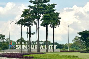 Monet Springtime @ Sunsuria City