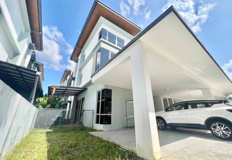 Parkfield Residences, Tropicana Heights