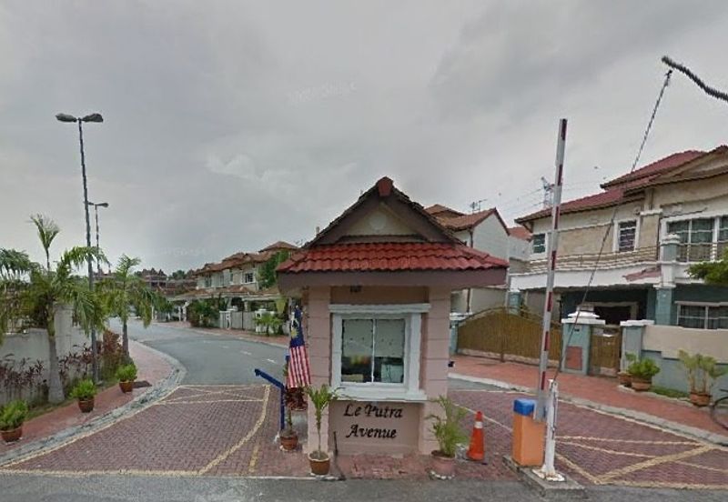 Taman Pinggiran Putra