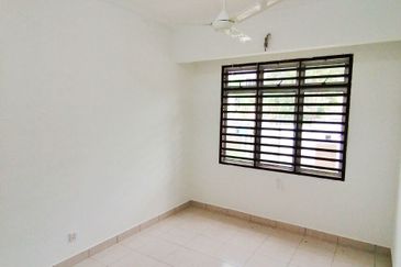 Taman Seroja, Bandar Baru Salak Tinggi