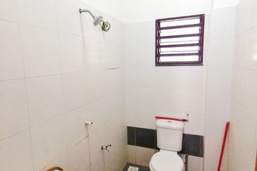 Taman Seroja, Bandar Baru Salak Tinggi