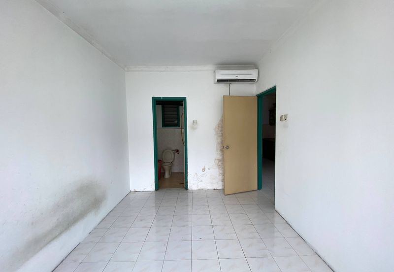 Vista Pinggiran, Taman Pinggiran Putra