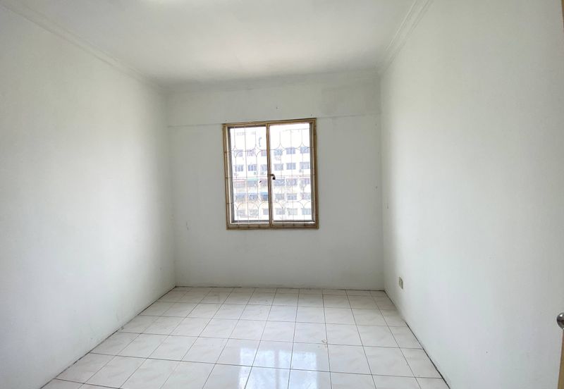 Vista Pinggiran, Taman Pinggiran Putra